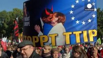 Berlino in piazza contro il Ttip, il mega accordo Usa-Ue