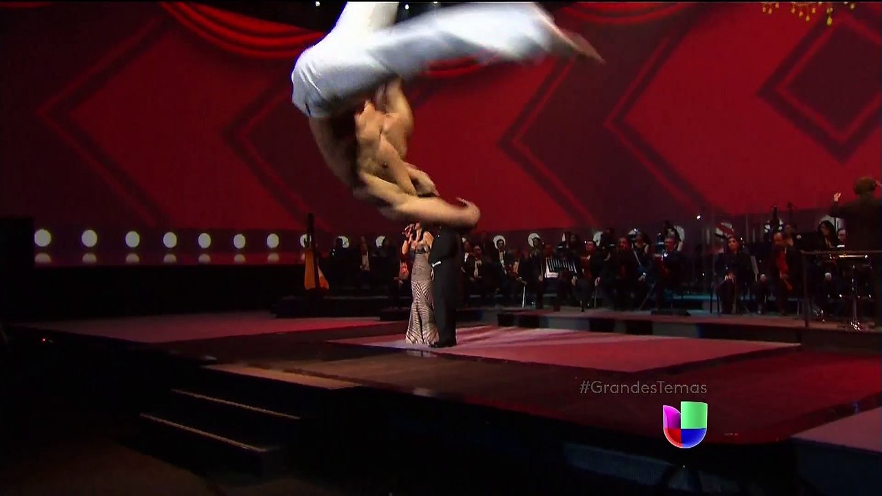 Grandes Temas de Telenovelas - vivo por Elena