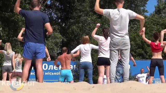 Массовая зарядка на берегу Днепра - мотивация к З�