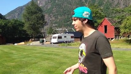 ANIMALES NORUEGOS Y CAMPEONATO DE ESCUPIR CEREZAS - YouTube