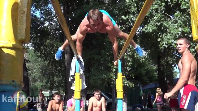 BEST MOMENTS OF STREET WORKOUT - PEOPLE ARE AWESOME