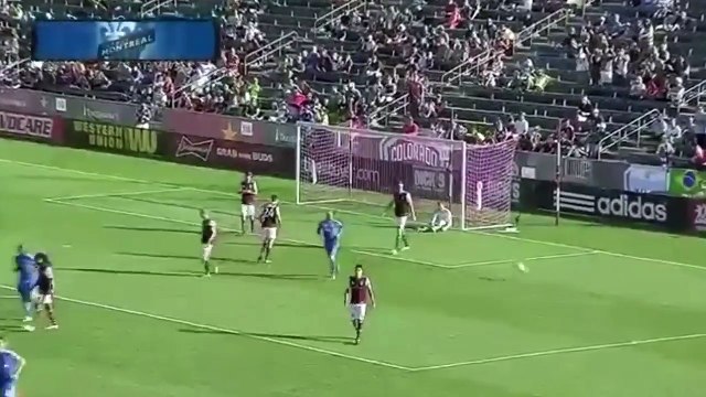 Drogba : son nouveau superbe coup-franc direct