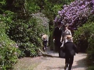 Berkeley Square (1998) Ep.2 Hide And Seek [Sub.español (cc)]