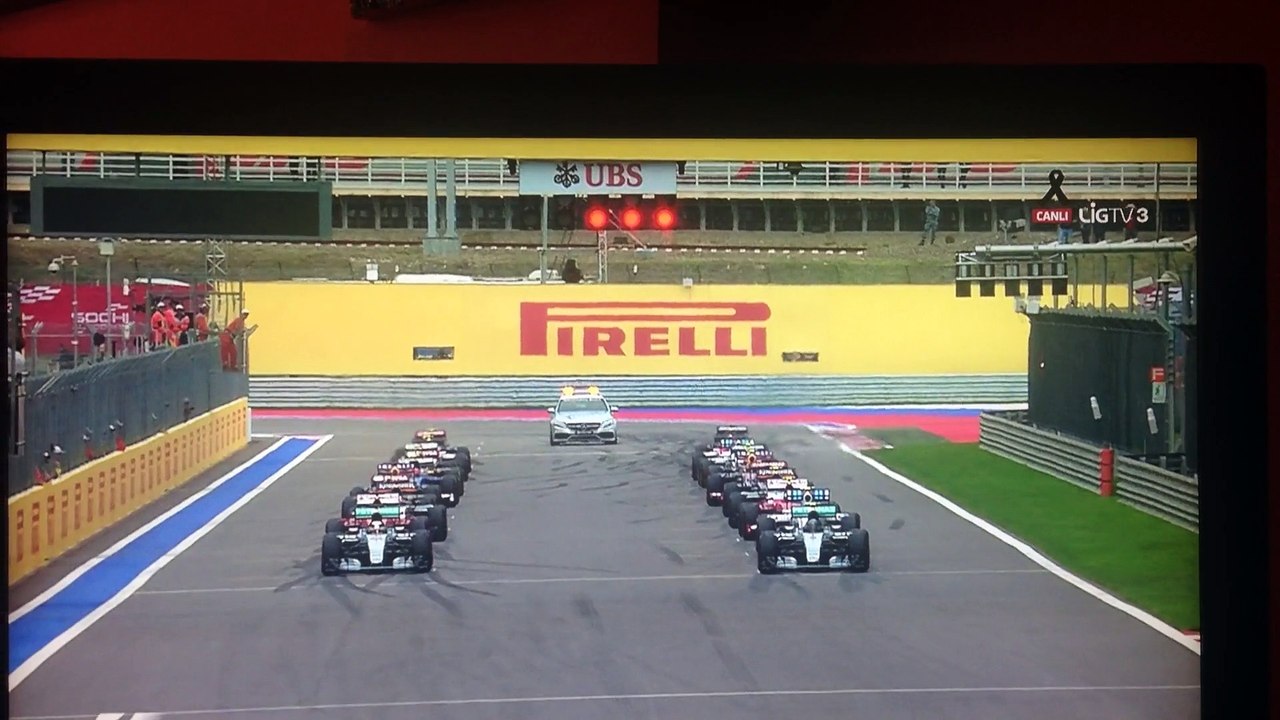 Formula1 Russian Grand Prix Starter_11 Nov 15