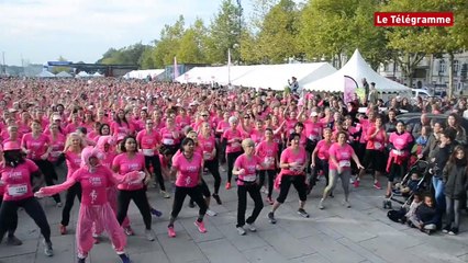 Vannes. La Vannetaise : vague rose sur le port