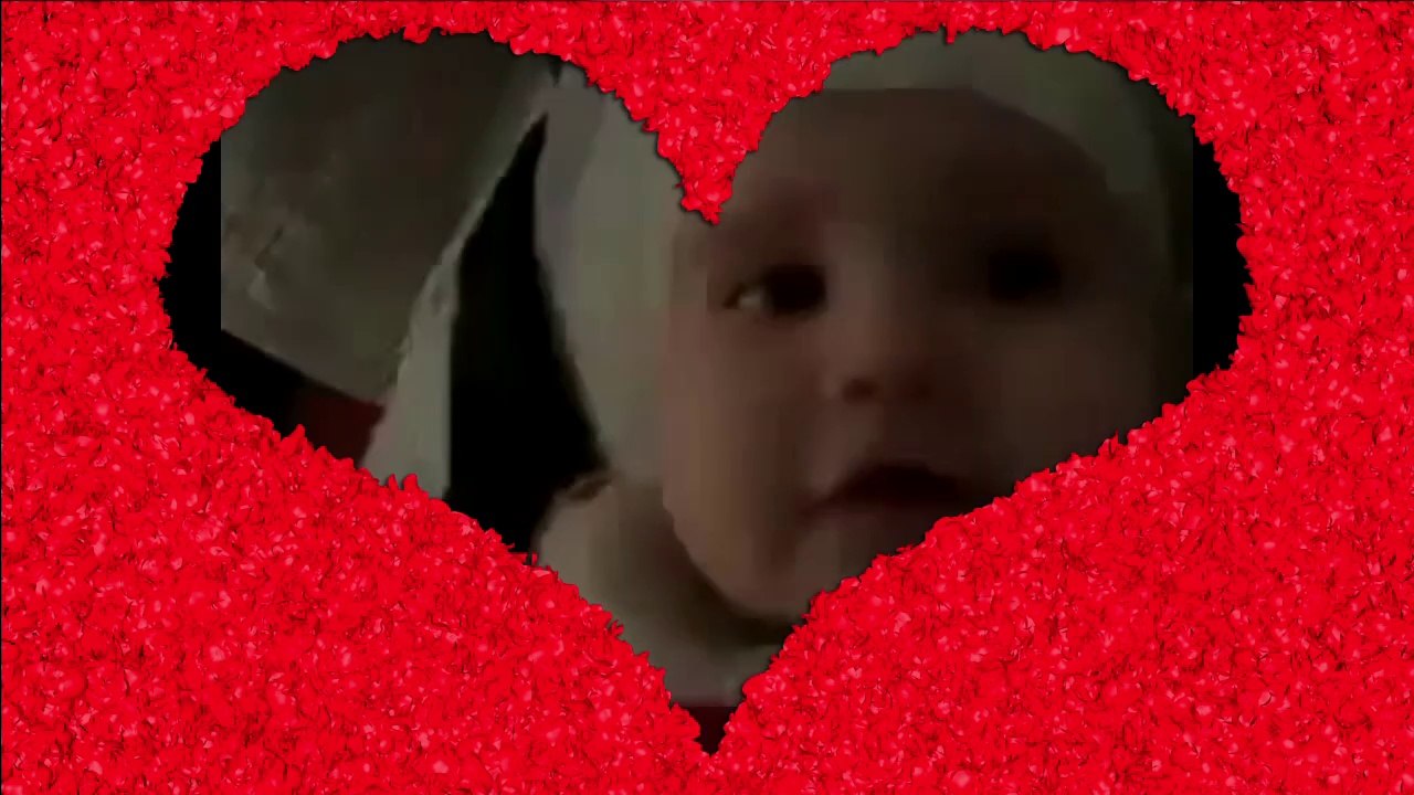 bébé de 8 mois repete l'attestation de foi chahada أشْهَدُ أَنْ لا إِلهَ إِلاّ الله وَ أشْهَدُ أَنَّ مُحَمَّداً رَسُولُ الله