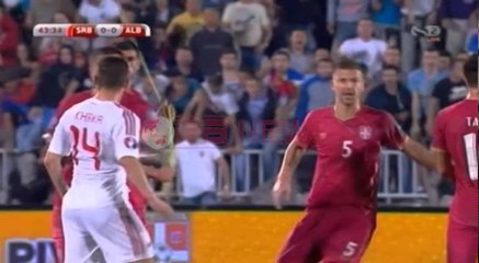 Lirohet “gurshënuesi” i autobusit serb, kuq e zinjtë kërkojnë lirimin e Ballistit - Ora News-