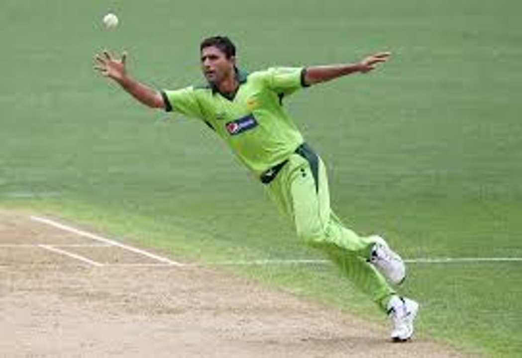 Abdul Razzaq Hat trick in tests against Sri Lanka