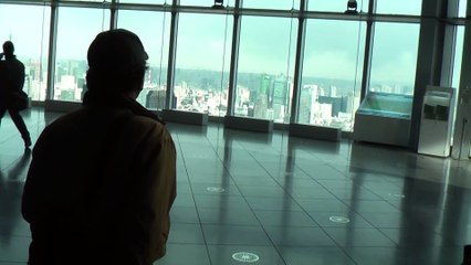 Un tremblement de terre filmé depuis le 52ème étage d'une tour