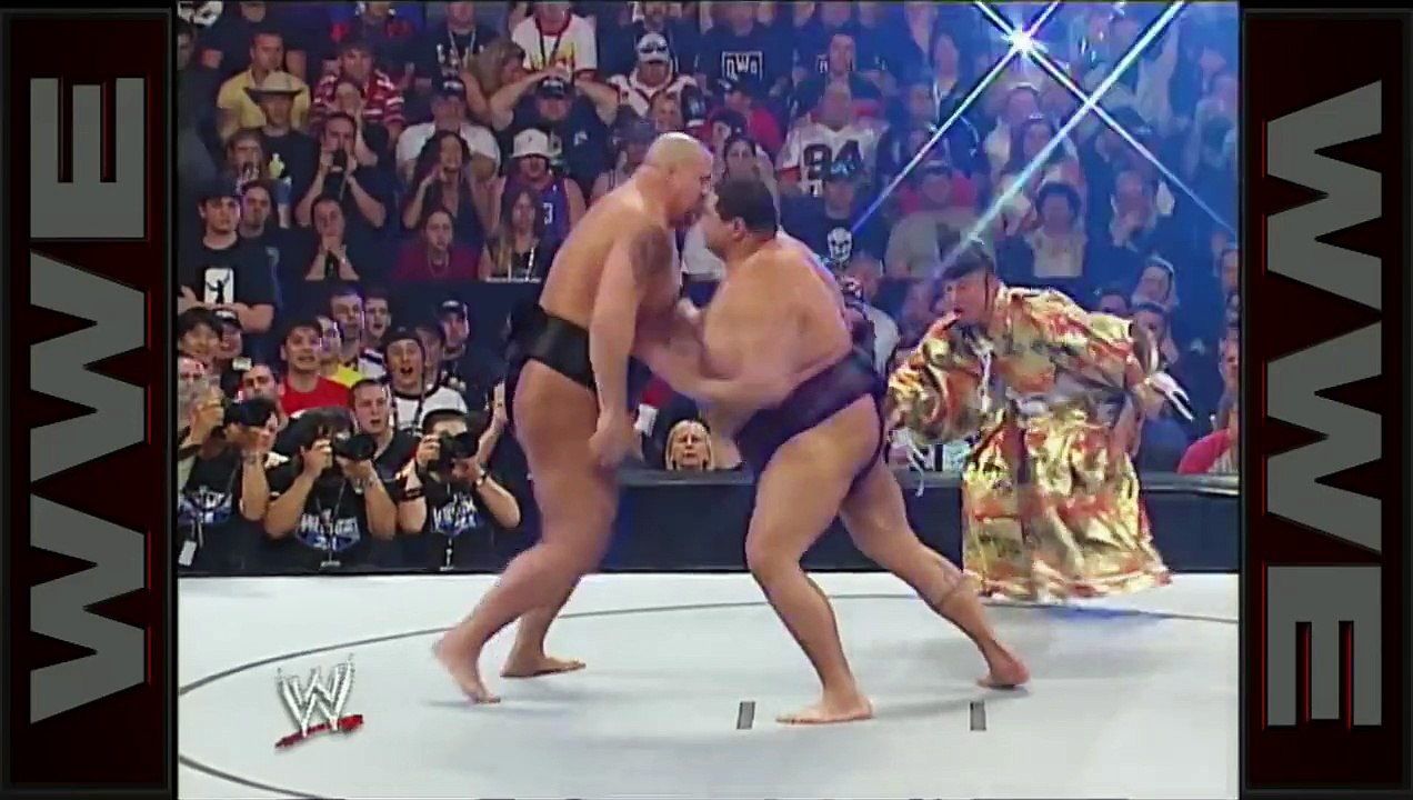 Big Show attempts to overpower sumo champion Akebono at