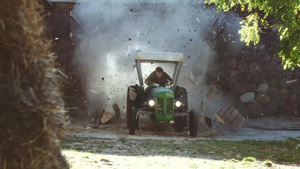 Une publicité totalement WTF avec un tracteur qui drift