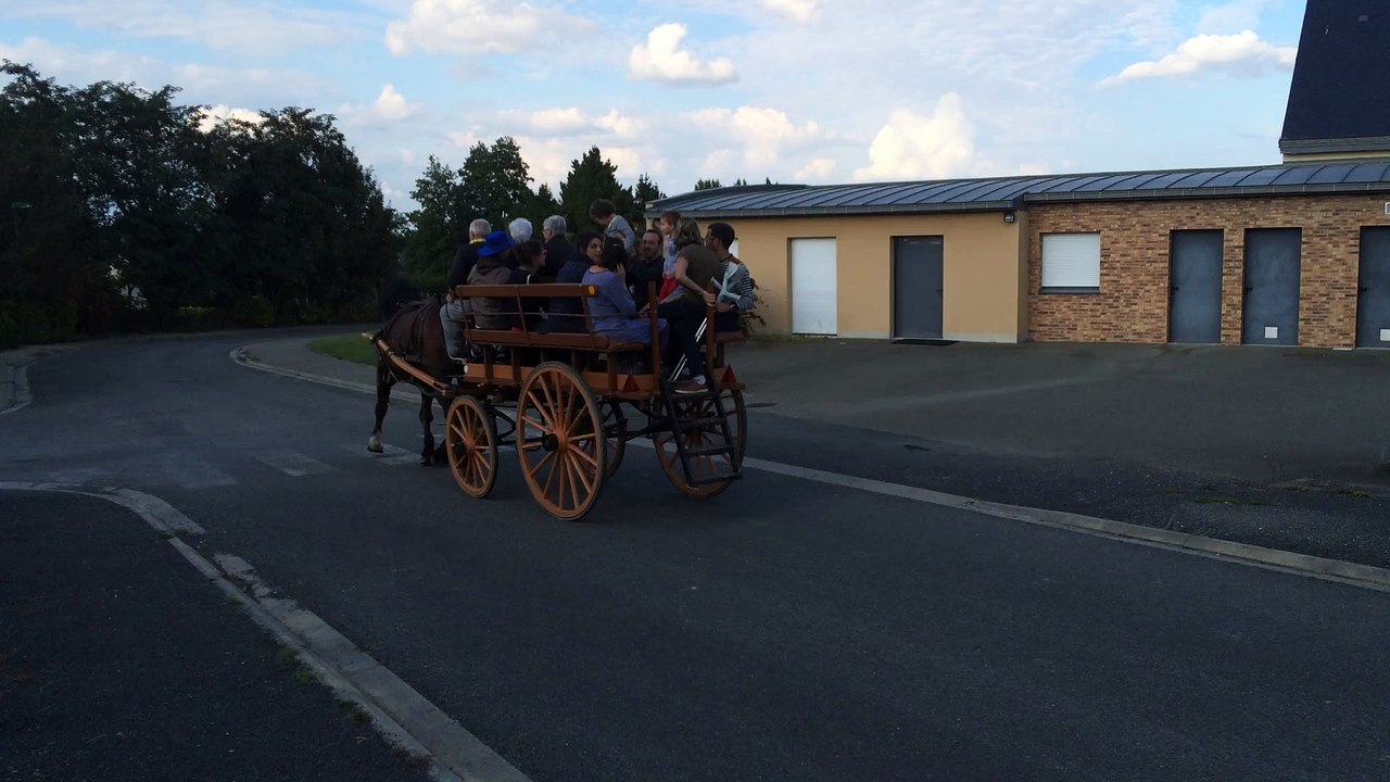 Tiens 2 carrioles à Fromentieres!