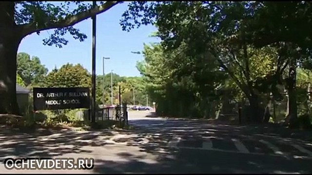 Водитель автобуса вываливается из своего места