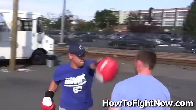 How To Dodge Punches - Travs Head Movement Training - Learn How To Slip a Punch and Count
