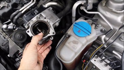 Démontage vanne EGR VAG AUDI A4 B8 2.0 TDI 143 CAGA (EGR removing)