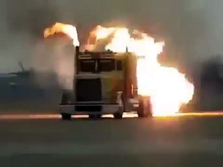 Грузовик + Ракета = Что получится? 🚀🚚