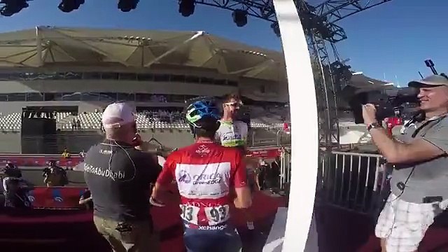 Эстебан Чавес из Orica-GreenEdge был коронован победитель первого в истории Абу-Даби Тур на Яс Марина Circuit. Элиа Вивиани (Team Sky) обогнал Петера Сагана (Тинькофф) Saxo на линии, одержав спринтерскую победу. Вот основные