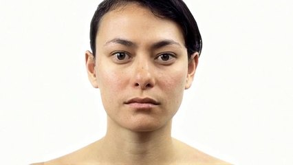 Quá trình trưởng thành và già đi của một bé gái qua video 5 phút