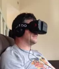 Friend Hilariously Screams While Experiencing Virtual Reality
