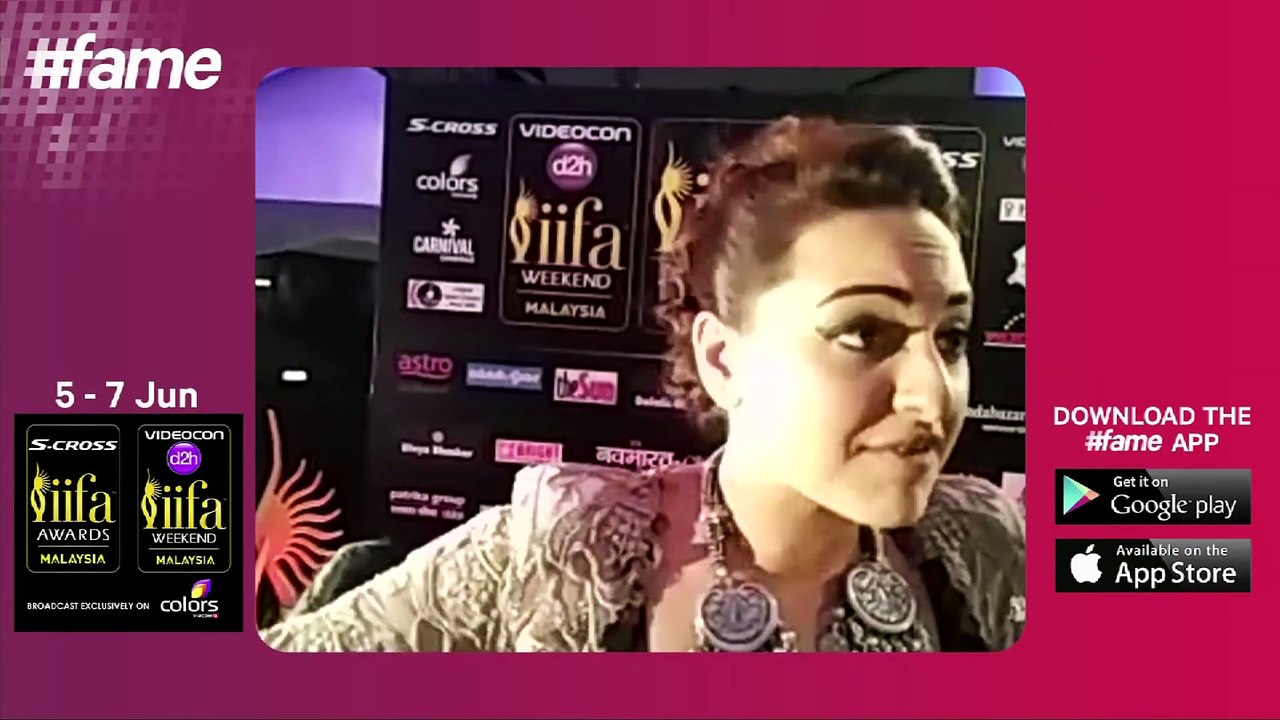Sonakshi Sinha's Hilarious Dubsmash | Live on #fame