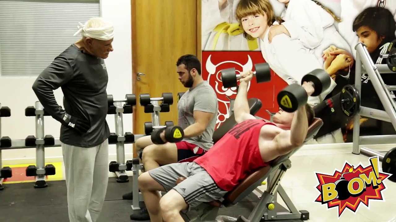 TEASER: PEGADINHA Vovô na Academia