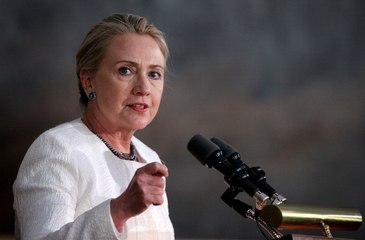 Obama defends Clinton over private email server, blames controversy on politics