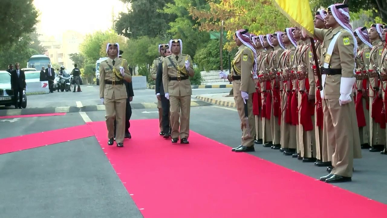 Manuel Valls sur les frappes en Syrie : « Nous frappons tous ceux qui préparent des attentats contre la France »