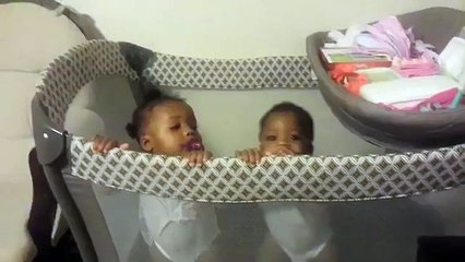 Babies Dance to Mom's Beatbox