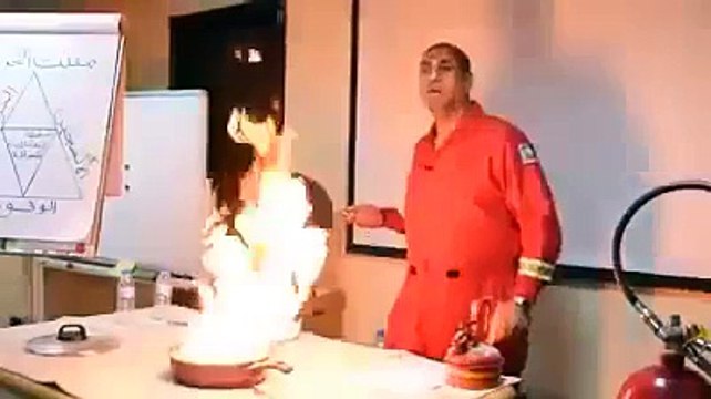 ¿Quieres saber cómo apagar una sartén en llamas?