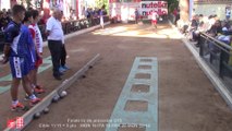 Victor Leporati de Monaco pour un tir décisif pour la seconde place du tir de précision -15 du Challenge Denis Ravera, Sport Boules, Monaco 2015