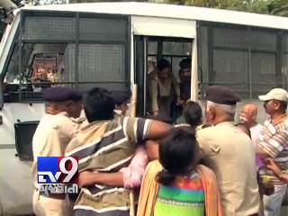 Row during Vadodara Municipal Corporation's demolition drive - Tv9 Gujarati