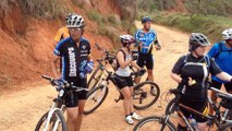 Mountain biking , 45 km, 28 bikers, Trilha da Cachoeira do Triângulo, Taubaté, SP, Brasil, 28 amigos, parte(45)