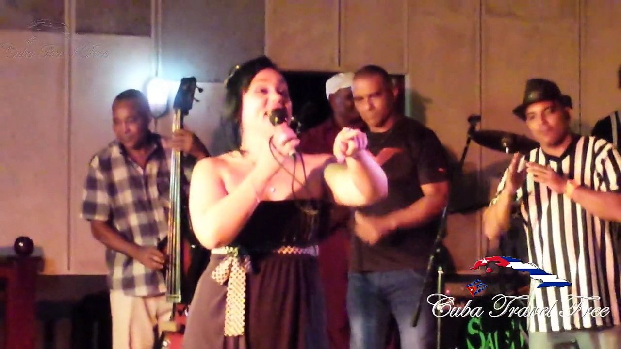 CUBA- LA MEJOR ANIMADORA DE CUBA- SALON DEL SON SANTIAGO DE CUBA PARTE 2