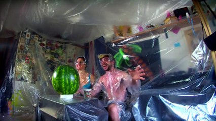 ANGURIA ESPLOSIVA IN CASA BACKSTAGE SCHERZI DI COPPIA