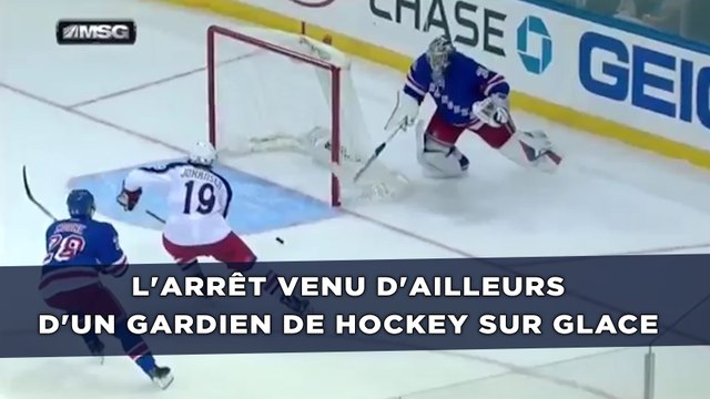 L'arrêt venu d'ailleurs d'un gardien de hockey sur glace