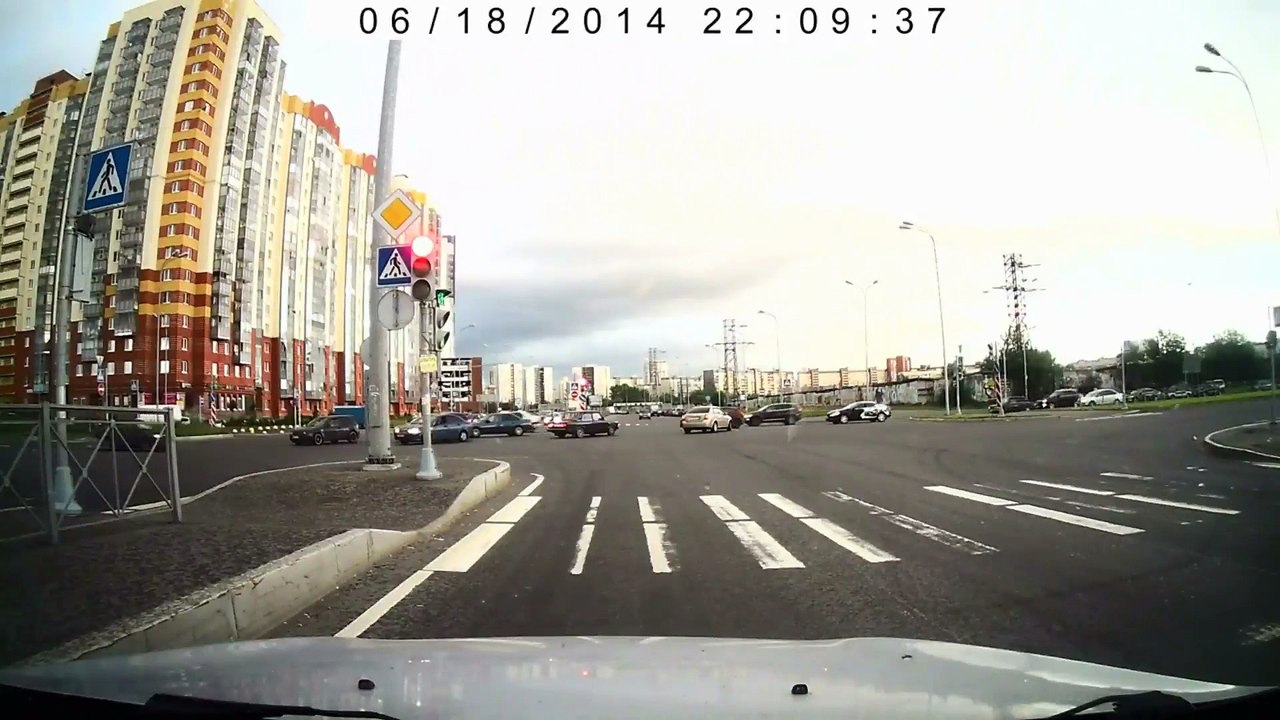 Régis à découvert la moto, mais il a pas encore trouvé la poignée de frein