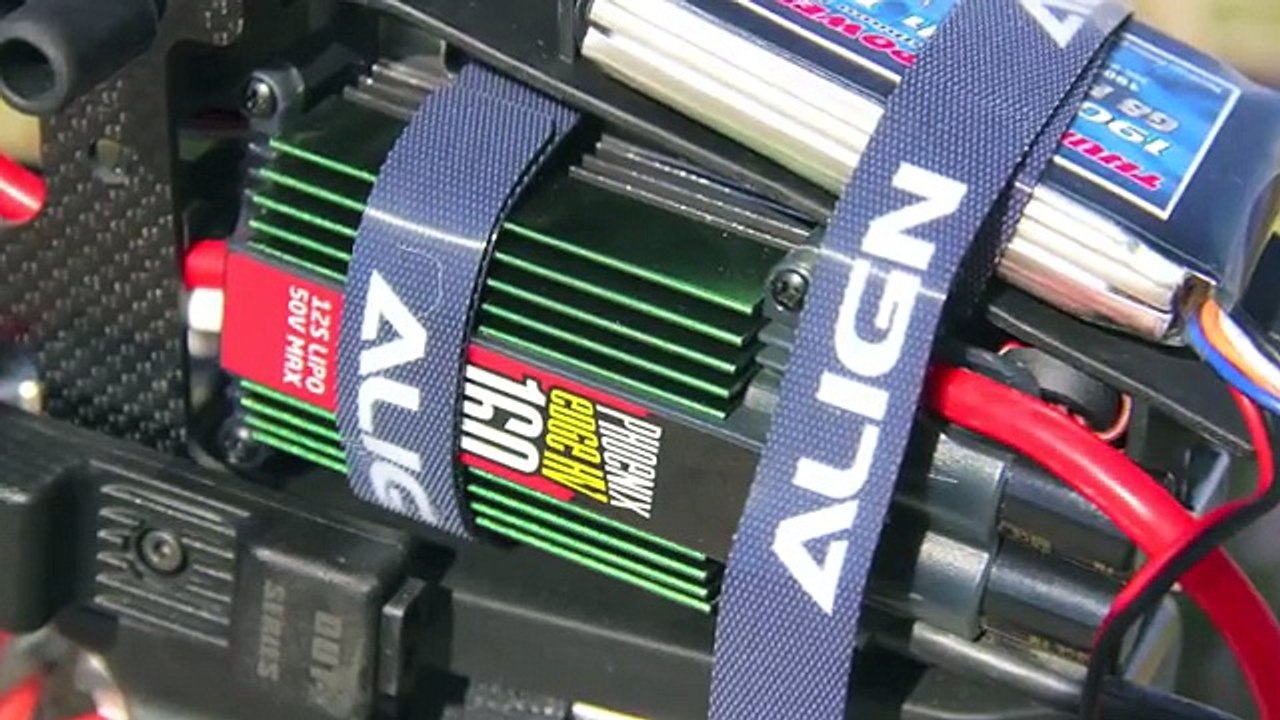 Sembra un normale elicottero, ma guardate quando parte...