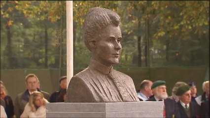 Un buste d'Edith Cavell inauguré pour commémorer le centenaire de sa mort