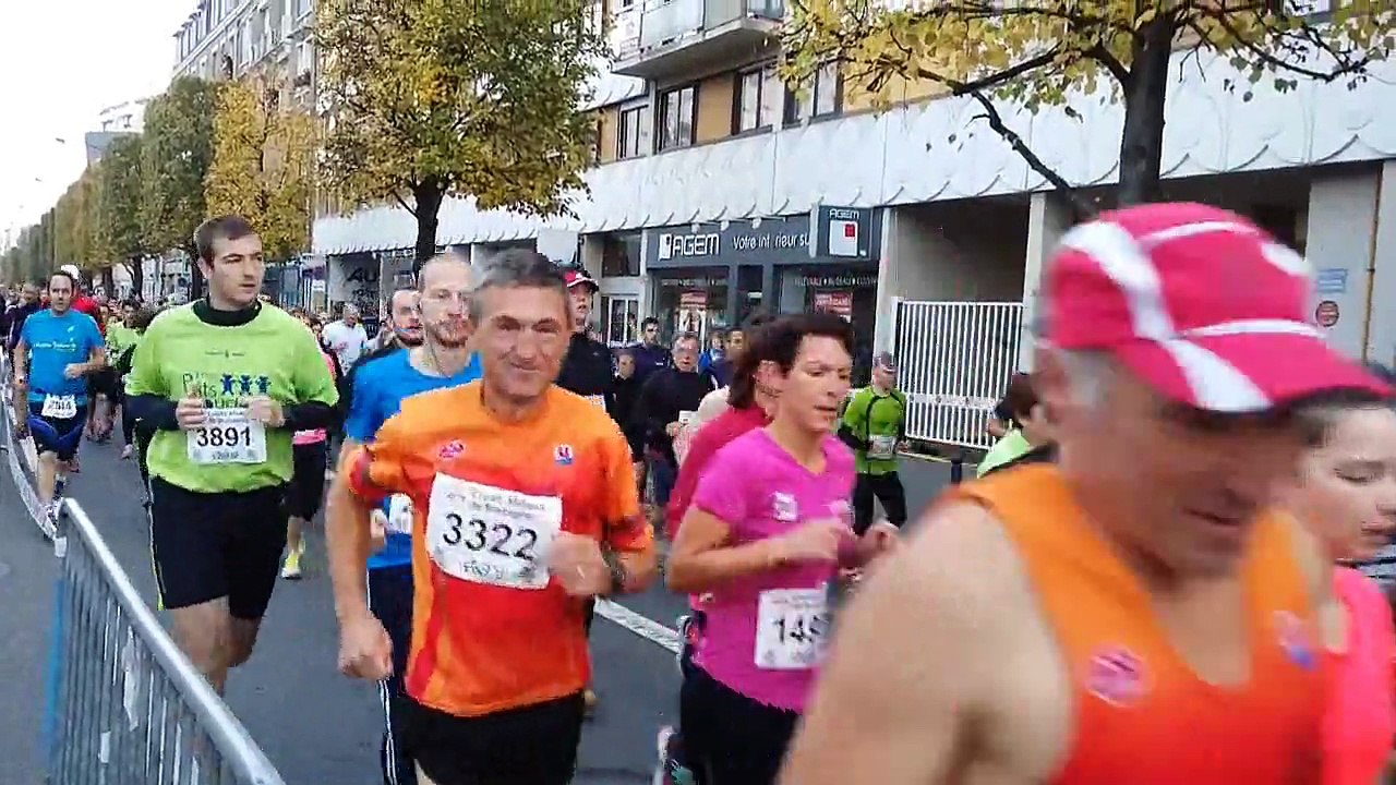 Tout Rennes court. Le 10 km CMB  2015 avec mario et son petit vélo