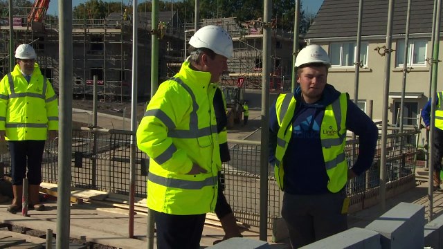 PM visits housing site ahead of bill