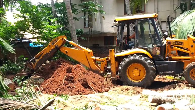 Koparko ładowarka JCB 4CX | JCB stuck in mud | JCB backhoe digging