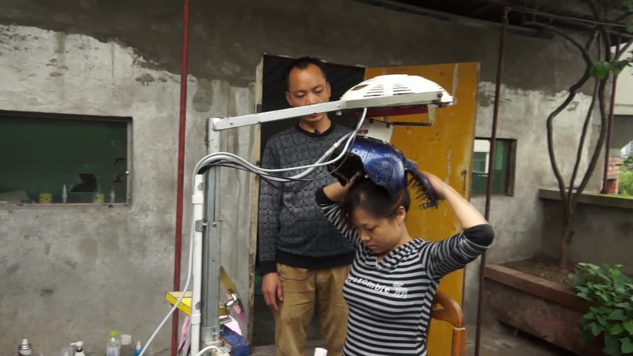 Chine : se laver les cheveux… sans les mains !