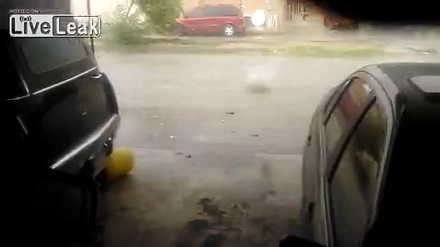 Град величеной с мяч для гольфа в Мексике