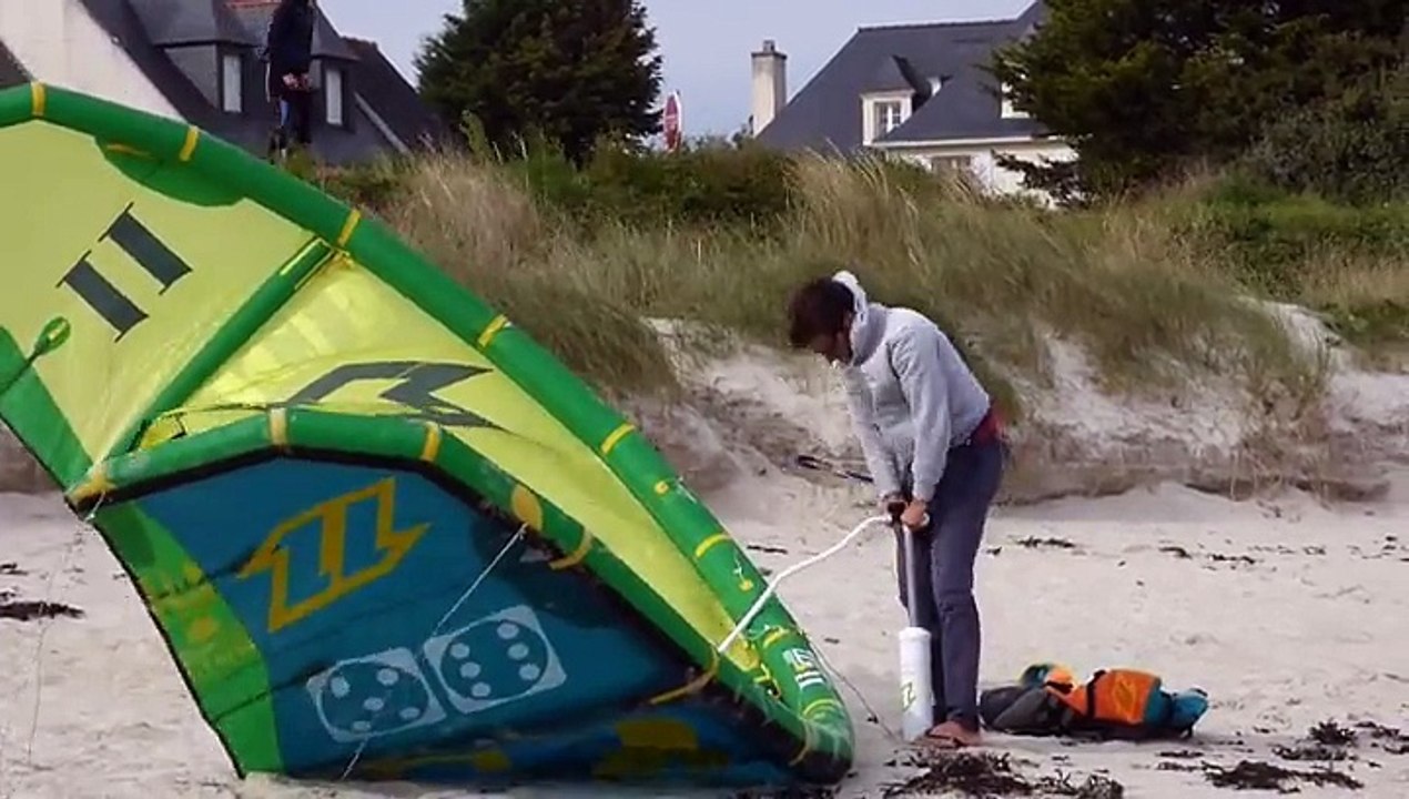 marée de kite surfeurs