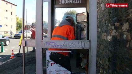 Morlaix. Les cabines téléphoniques disparaissent du paysage (Le Télégramme)