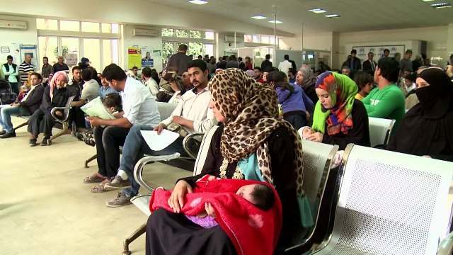 Jordanie: Valls rencontre des réfugiés et des chrétiens d'Orient