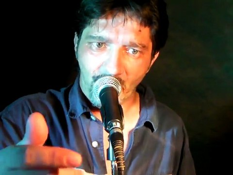 UN DIABLE ENTOURE D'ANGES JOHNNY HALLYDAY chanter par THIERRY