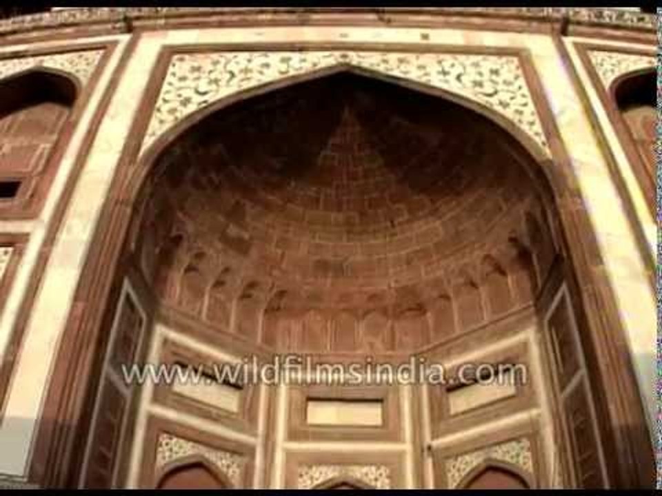 The Great gate or Darwaza-i rauza of Taj Mahal in Agra