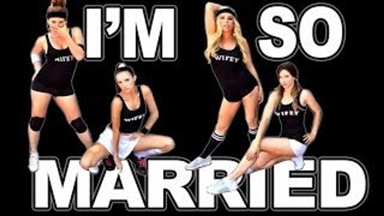 IM SO MARRIED- Iggy Azalea- Fancy Parody (Rebecca Zamolo and Ana Free)