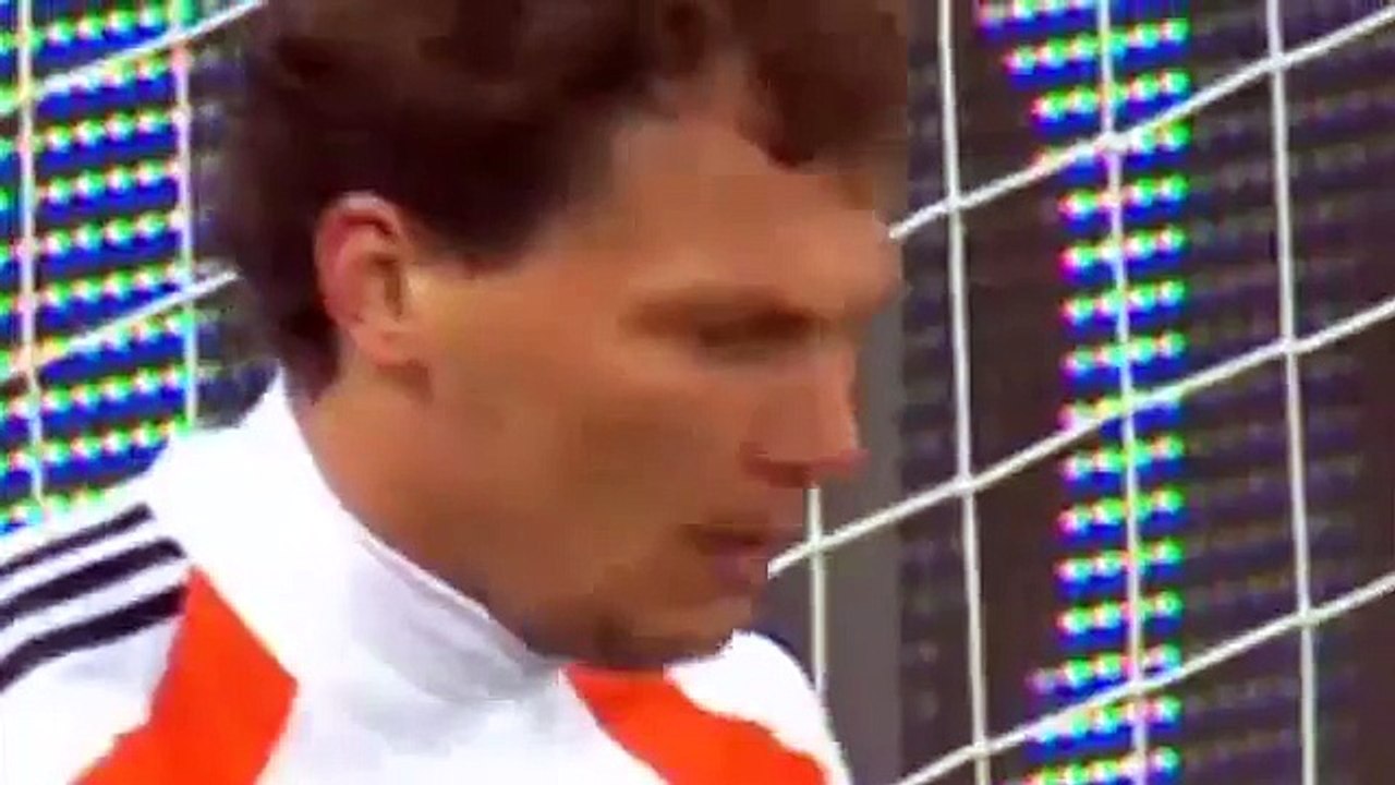 Cesc Fabregas Awfull Penalty MISS Ukraine vs Spain 0-1 12.10.2015